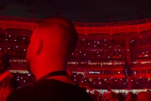 詹姆斯在纽约观看JAY-Z 30周年巡回演唱会